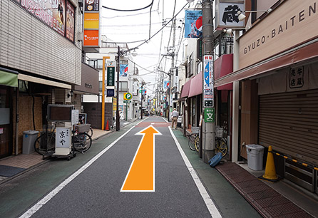 ⑤	約100m直進します